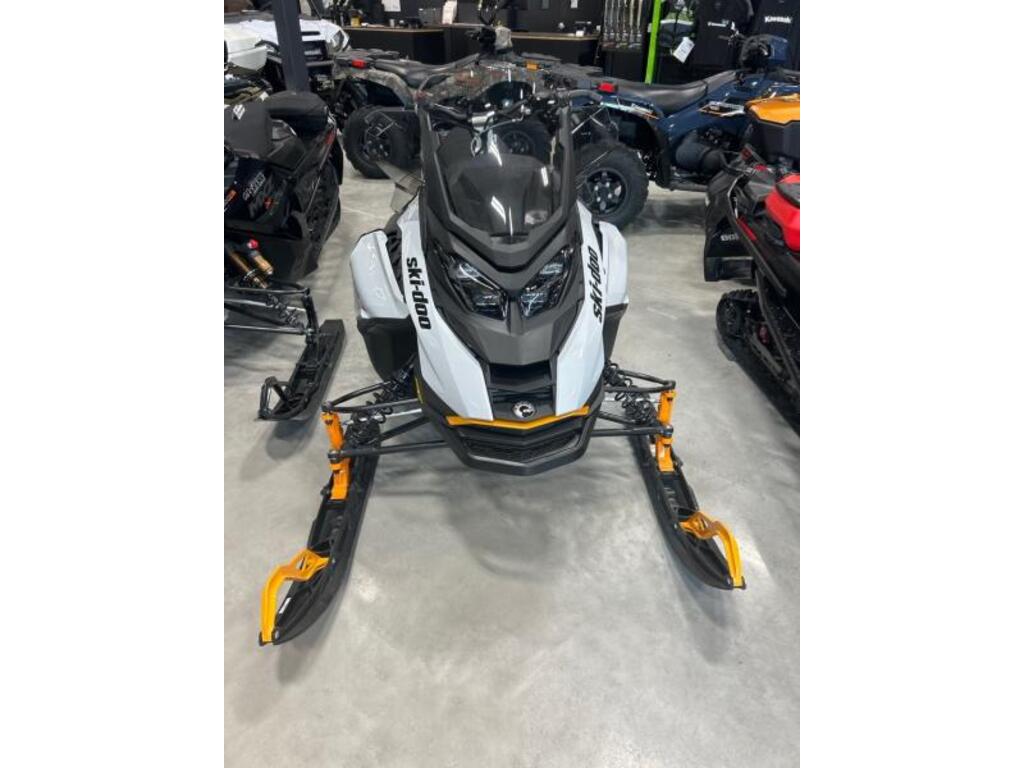 Ski-Doo RENEGADE X 900 ACE Turbo R Ice Ripper XT 1.25'' E. 2025 à vendre