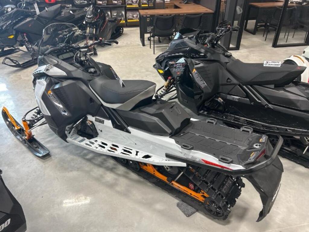 Ski-Doo RENEGADE X 900 ACE Turbo R Ice Ripper XT 1.25'' E. 2025 à vendre