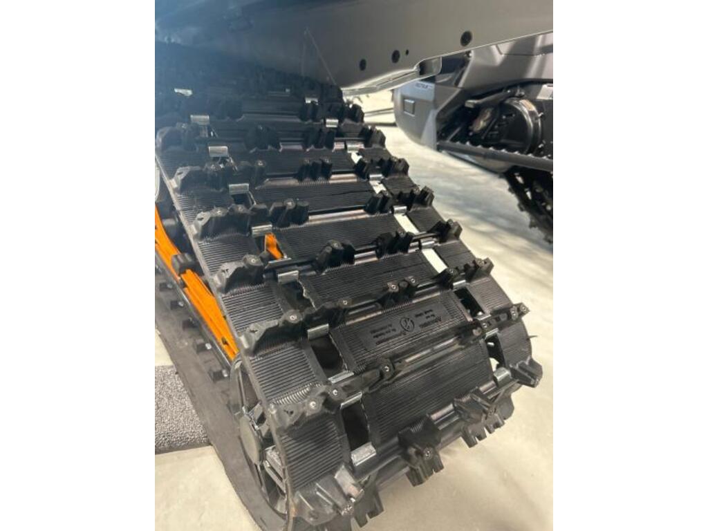 Ski-Doo RENEGADE X 900 ACE Turbo R Ice Ripper XT 1.25'' E. 2025 à vendre