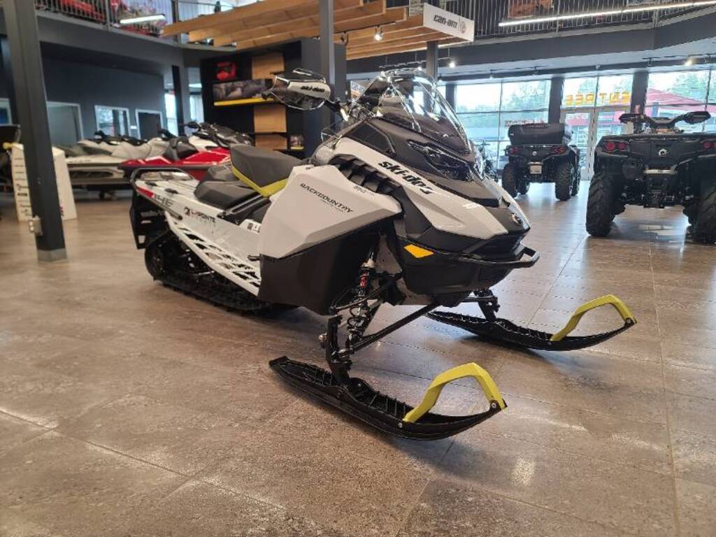 Ski-Doo BACKCOUNTRY ADRENALINE 850 E-TEC 2025 à vendre