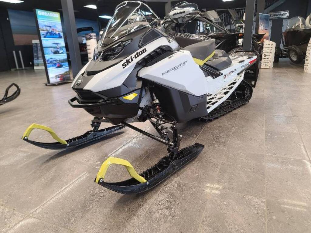 Ski-Doo BACKCOUNTRY ADRENALINE 850 E-TEC 2025 à vendre