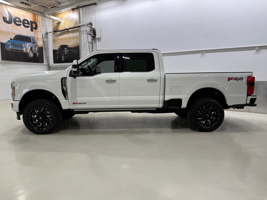 Ford F-250 LIMITED 6.7L CUIR TOIT NAV 4X4 2023 à vendre