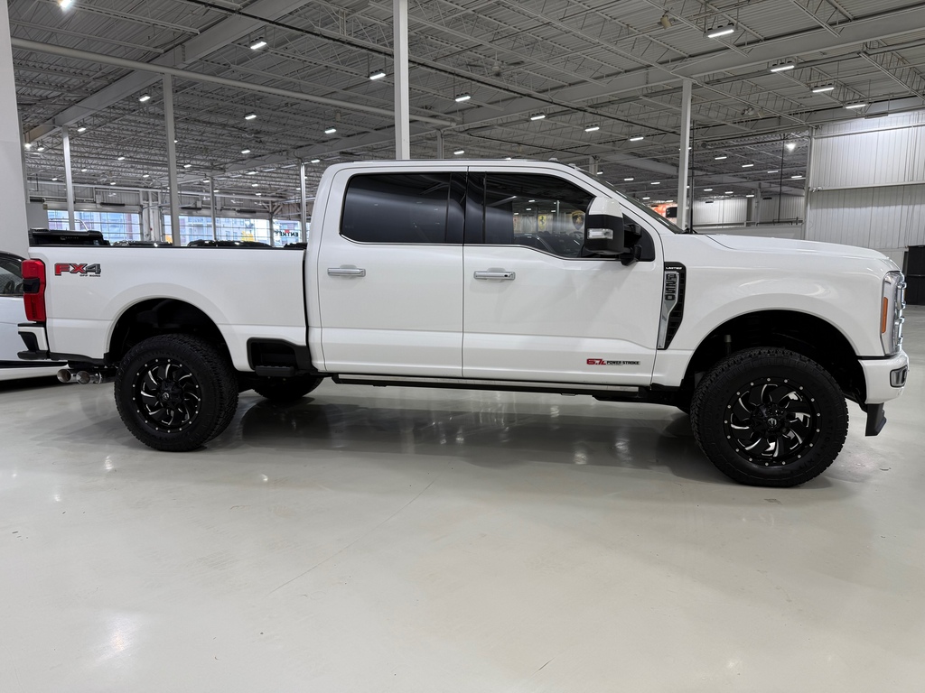 Ford F-250 LIMITED 6.7L CUIR TOIT NAV 4X4 2023 à vendre