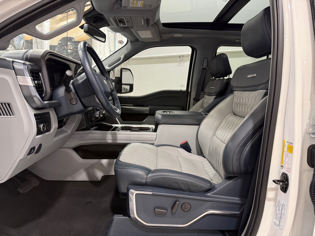 Ford F-250 LIMITED 6.7L CUIR TOIT NAV 4X4 2023 à vendre