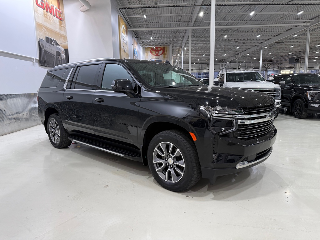 Chevrolet Suburban LT 7 PASSAGERS CUIR TOIT NAV 4X4 5.3L 2022 à vendre