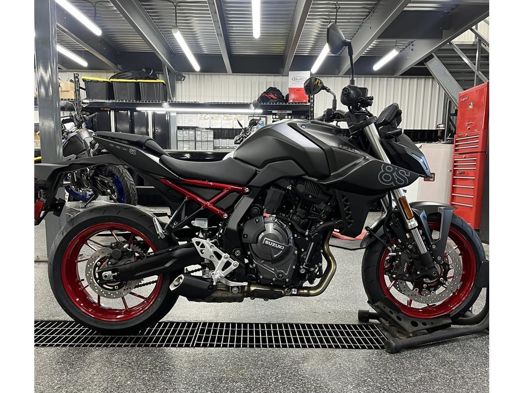 Suzuki GSX-8S 2025