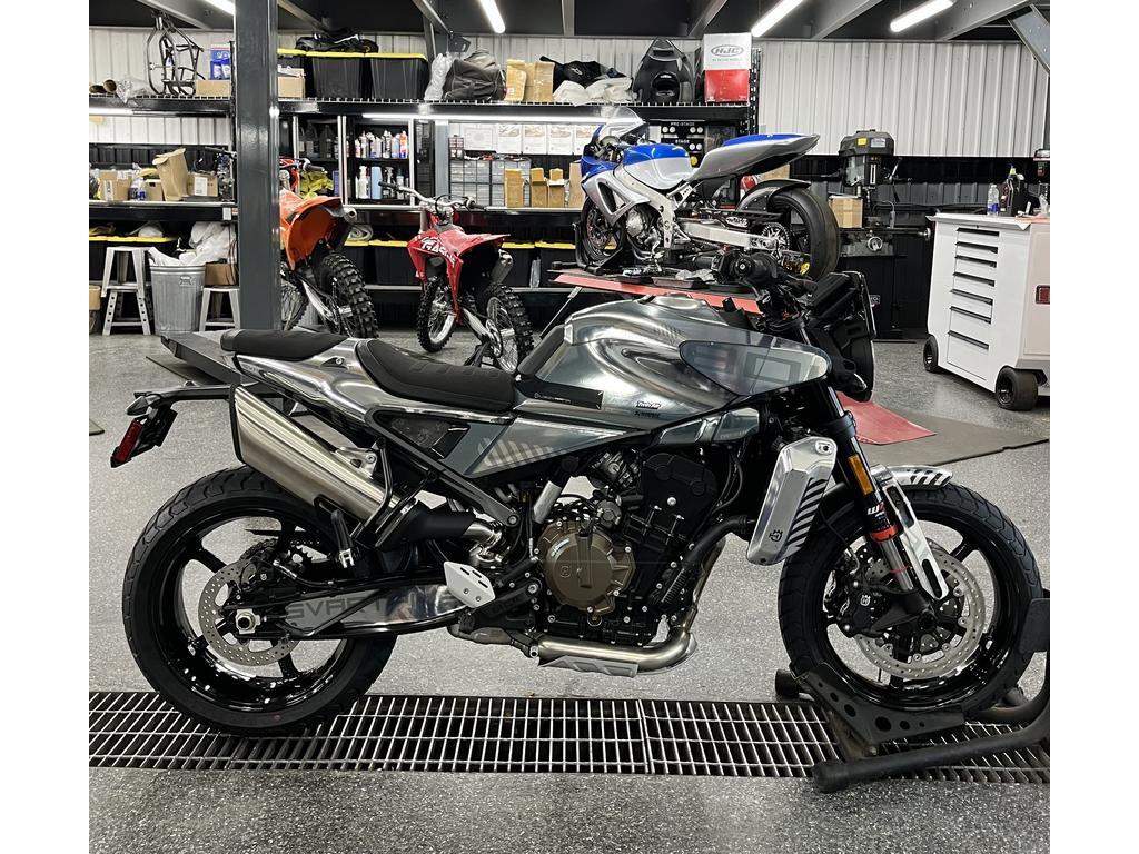 Husqvarna Svartpilen 801 2025