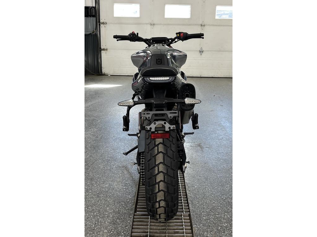 Husqvarna Svartpilen 801 2025 à vendre