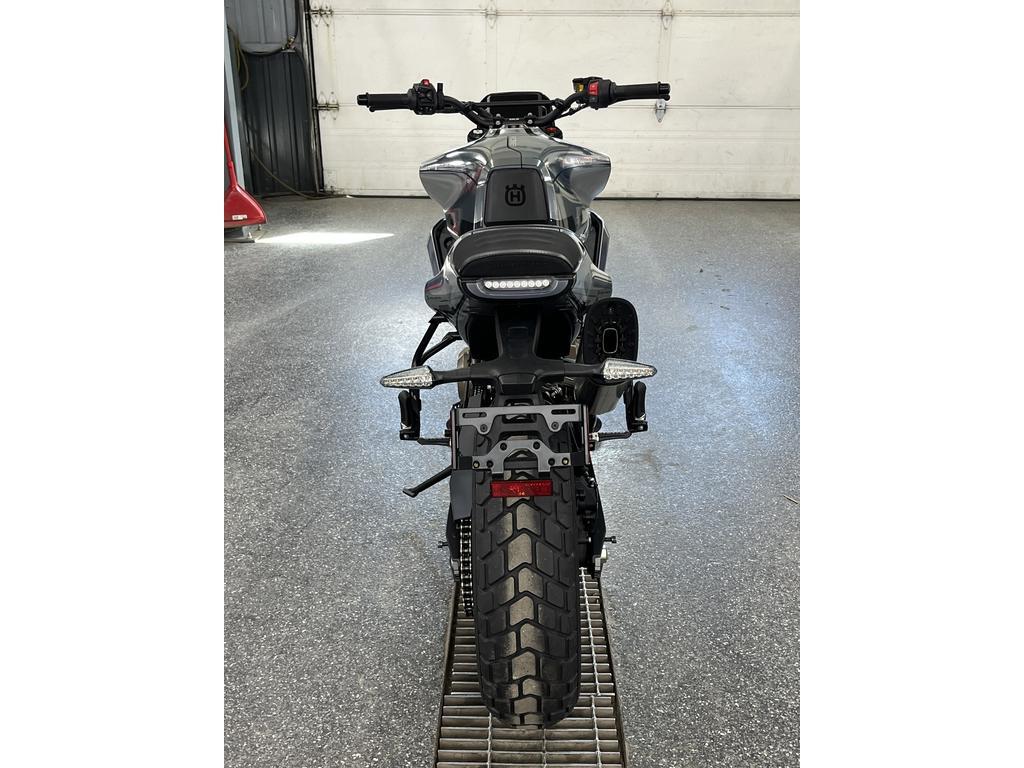 Husqvarna Svartpilen 801 2025 à vendre