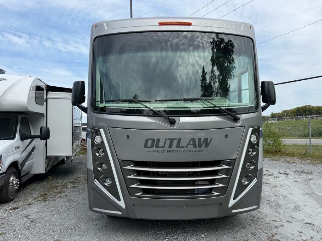 Thor Motor Coach Outlaw 38M CARGO Essence 2026 à vendre