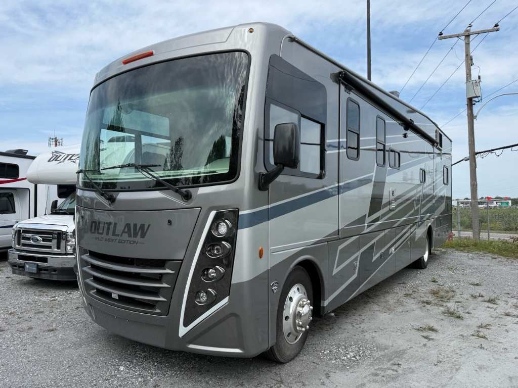 Thor Motor Coach Outlaw 38M CARGO Essence 2026 à vendre