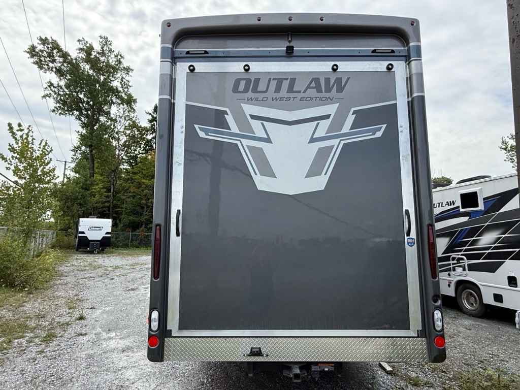 Thor Motor Coach Outlaw 38M CARGO Essence 2026 à vendre