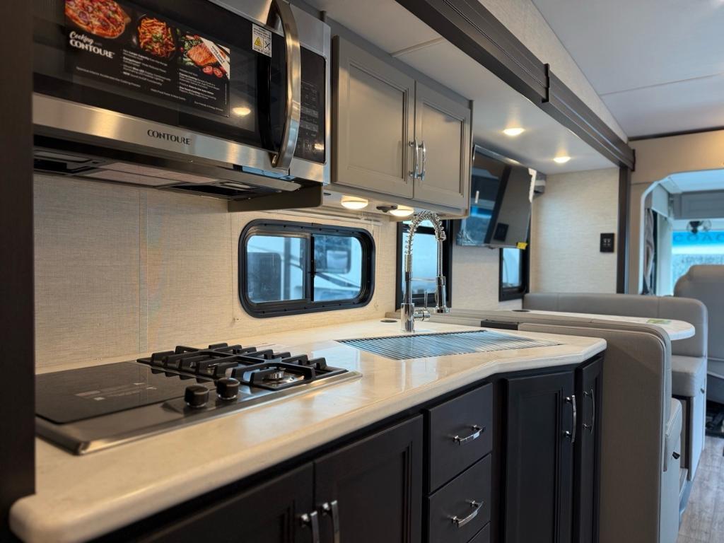 Thor Motor Coach Outlaw 38M CARGO Essence 2026 à vendre