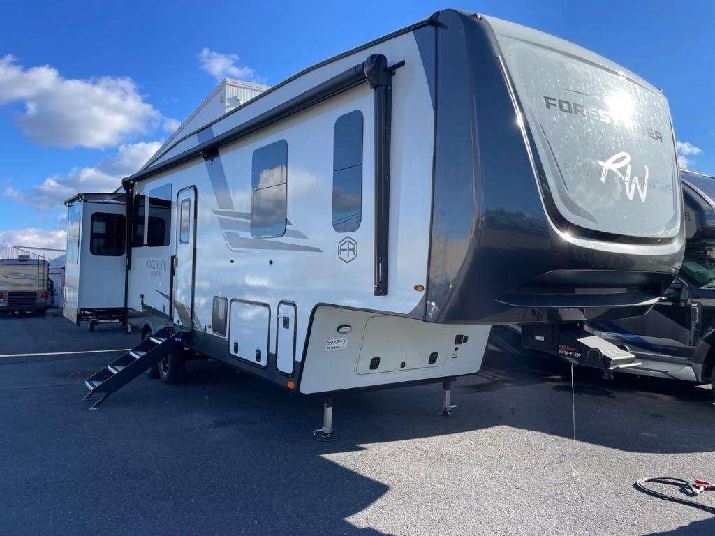 Rockwood Signature 375RL 2025