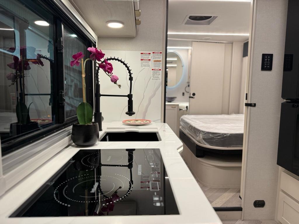 Coachmen Prism Elite 26RB DIESEL 2025 à vendre