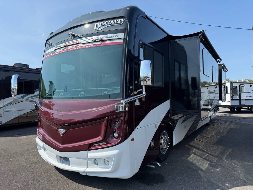 Fleetwood Discovery 38W DIESEL 2025 à vendre