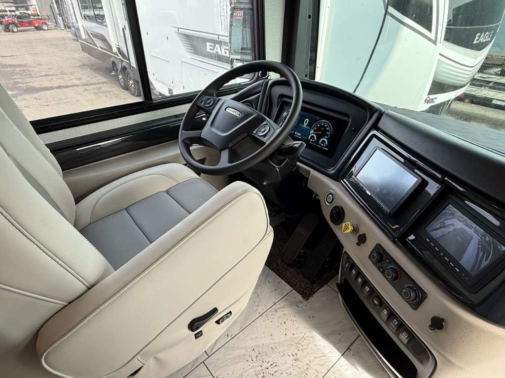 Fleetwood Discovery 38W DIESEL 2025 à vendre