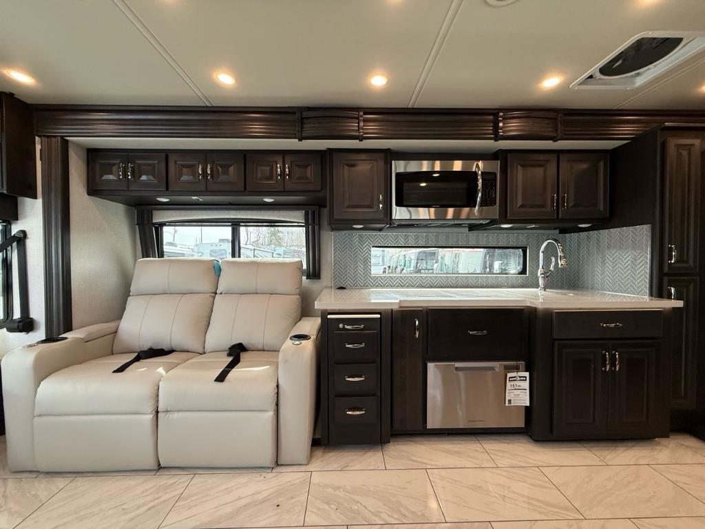 Fleetwood Discovery 38W DIESEL 2025 à vendre