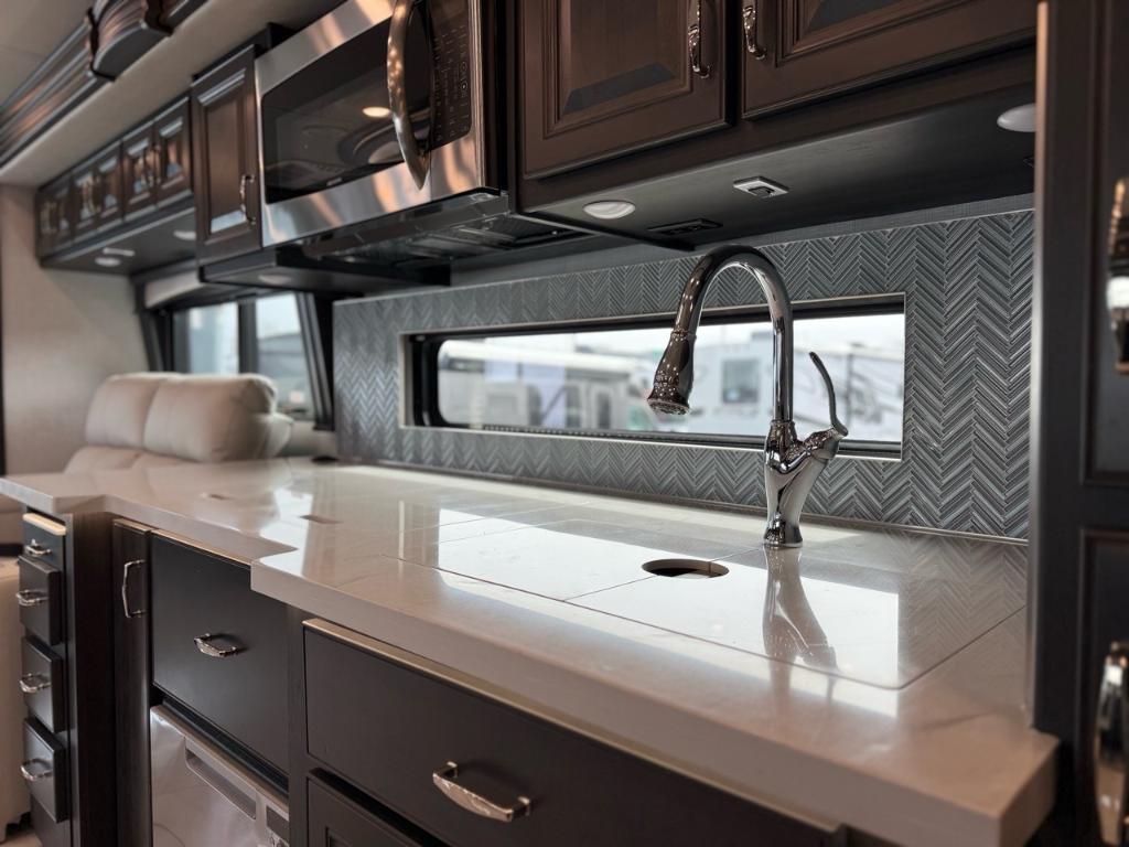 Fleetwood Discovery 38W DIESEL 2025 à vendre