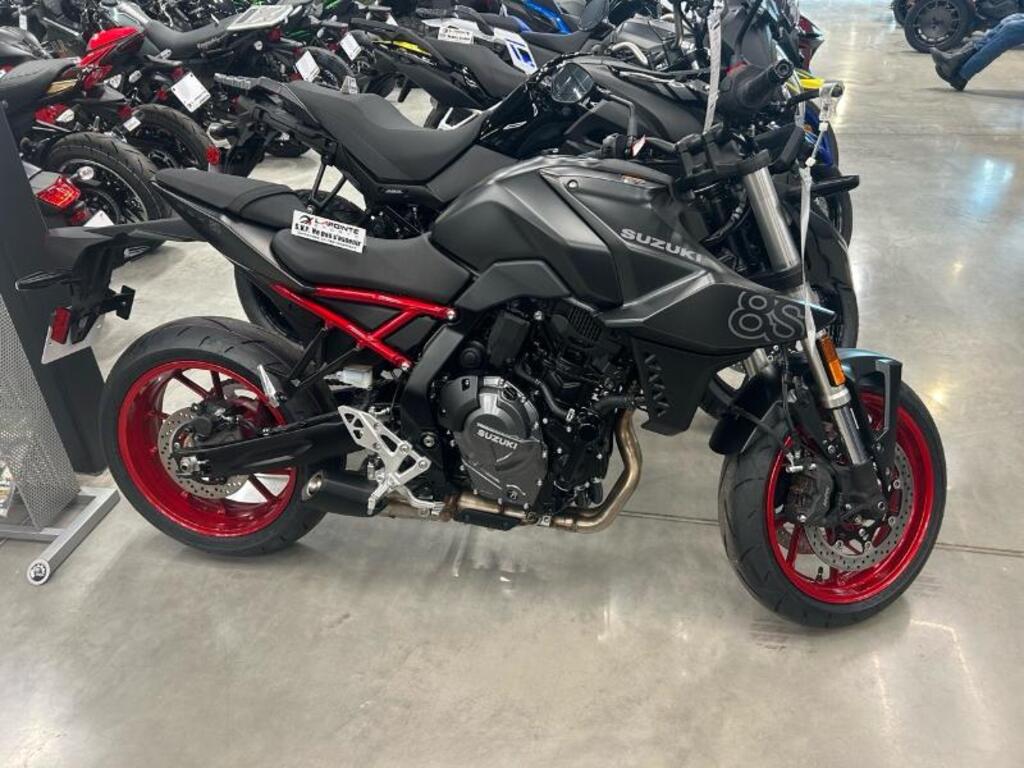 Suzuki GSX-8S 2025