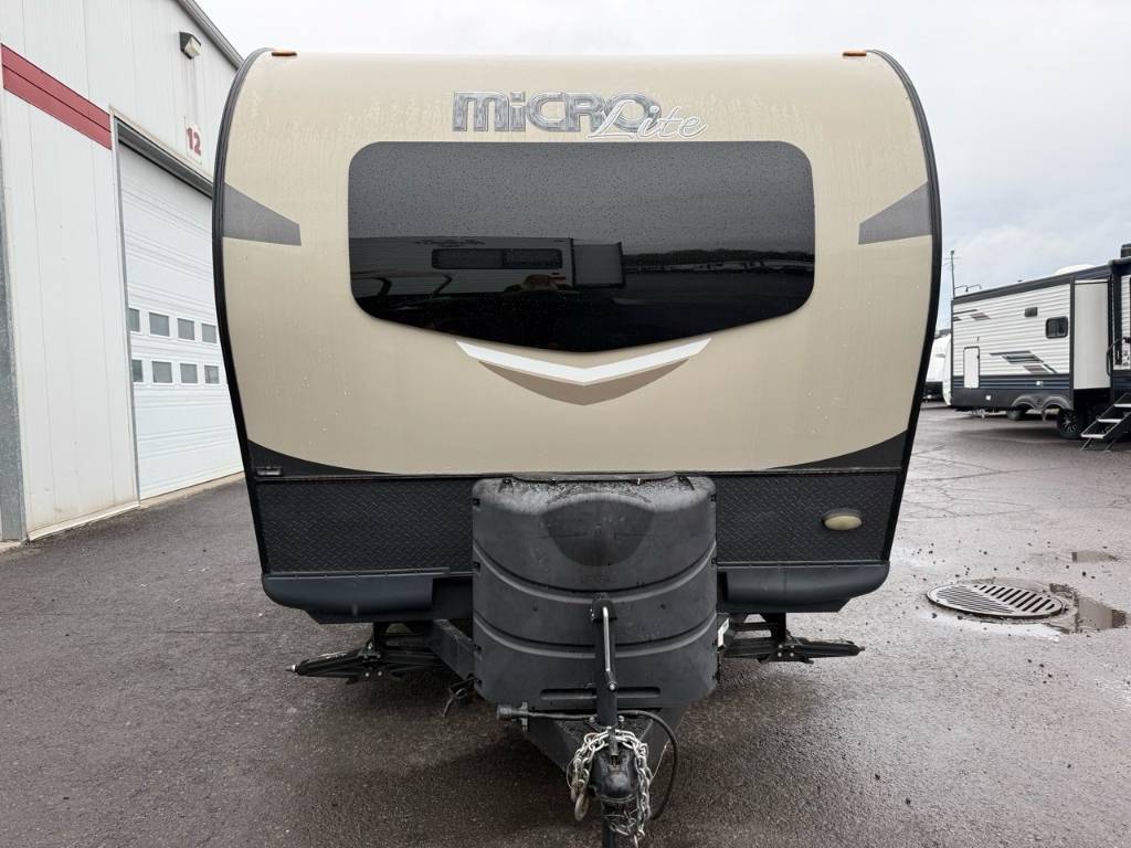 Flagstaff Micro Lite 25FKS 2019 à vendre