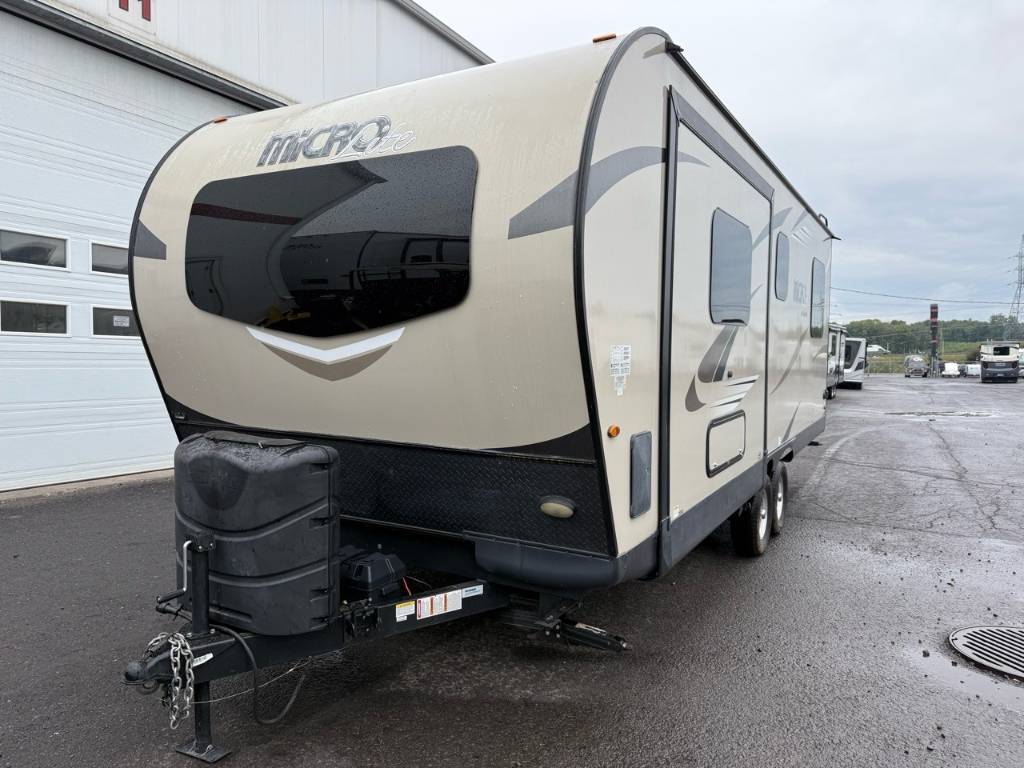 Flagstaff Micro Lite 25FKS 2019 à vendre