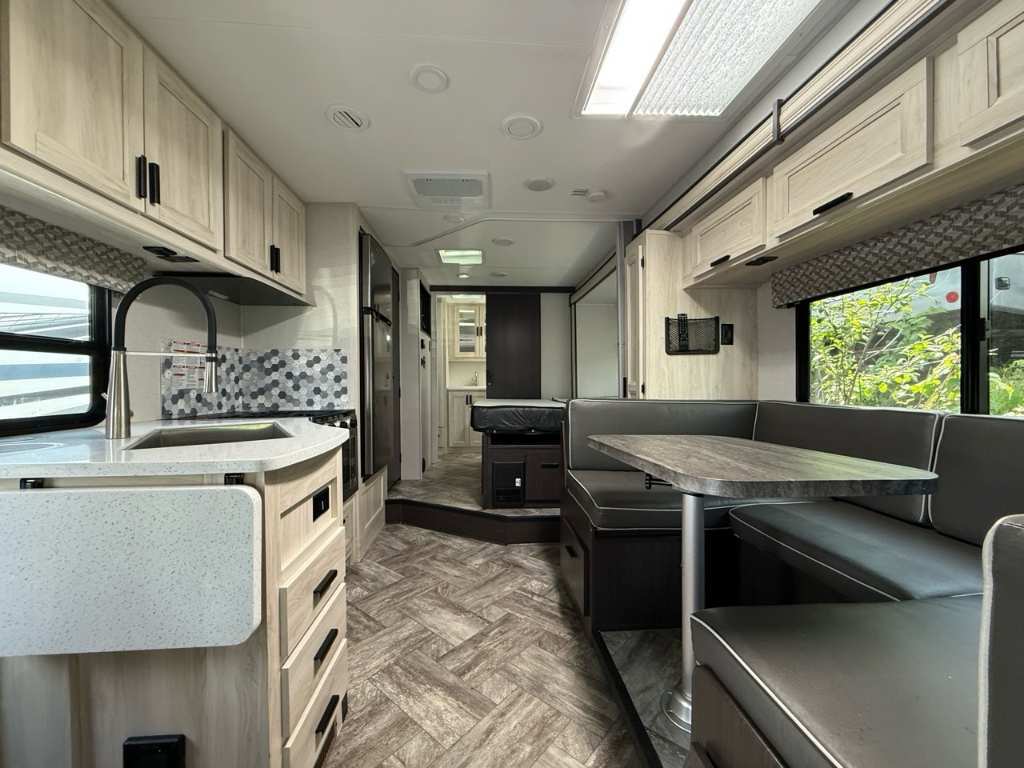 Forest River Forester 2441CD ESSENCE 2023 à vendre