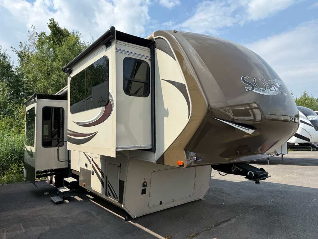 Grand Design Solitude 2015