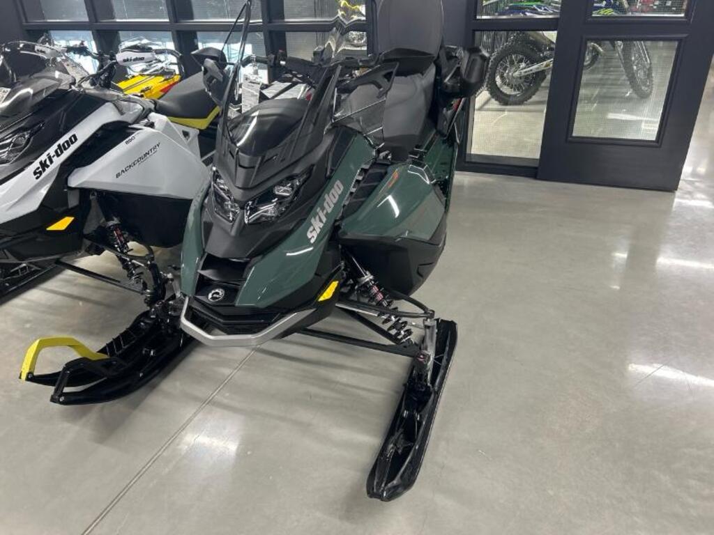 Ski-Doo GRAND TOURING LE w/ LUXURY Pkg 900 ACE Turbo R Sil 2024 à vendre