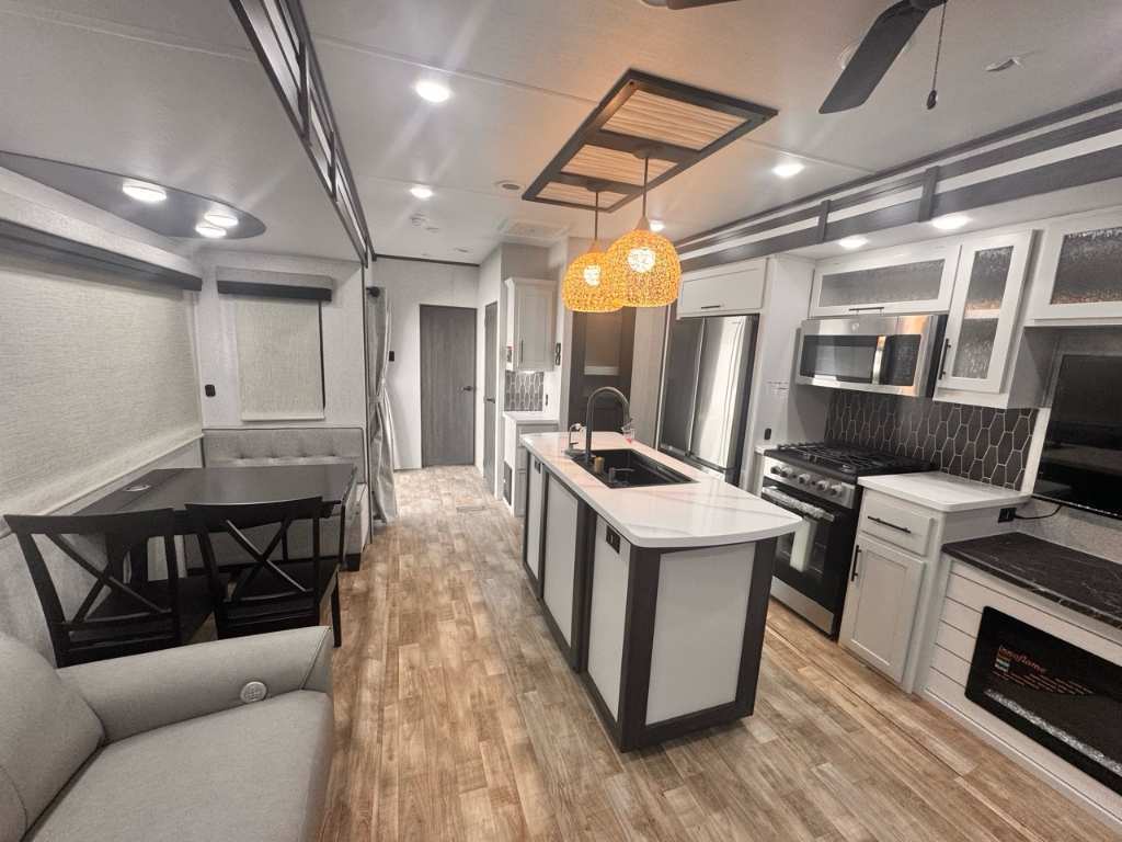 Keystone RV HAMPTON 372FDB 2026 à vendre