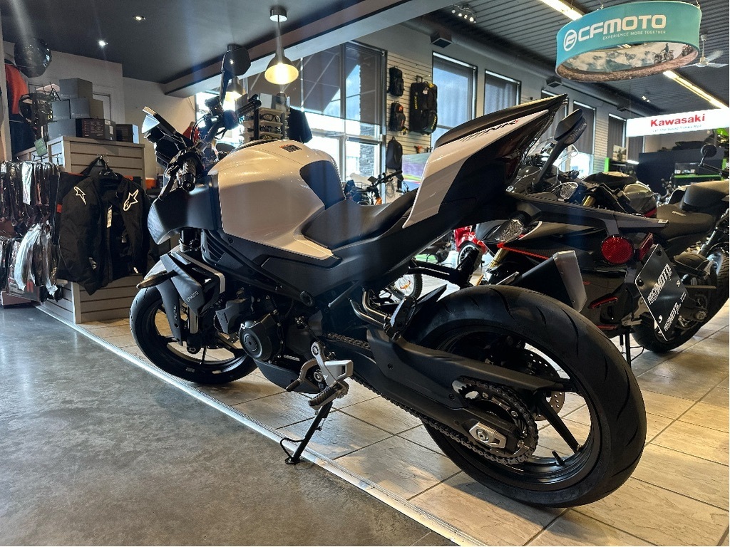 CFMOTO 450NK 2024 à vendre