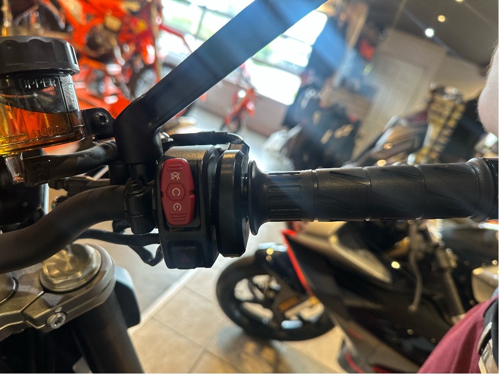 CFMOTO 450NK 2024 à vendre