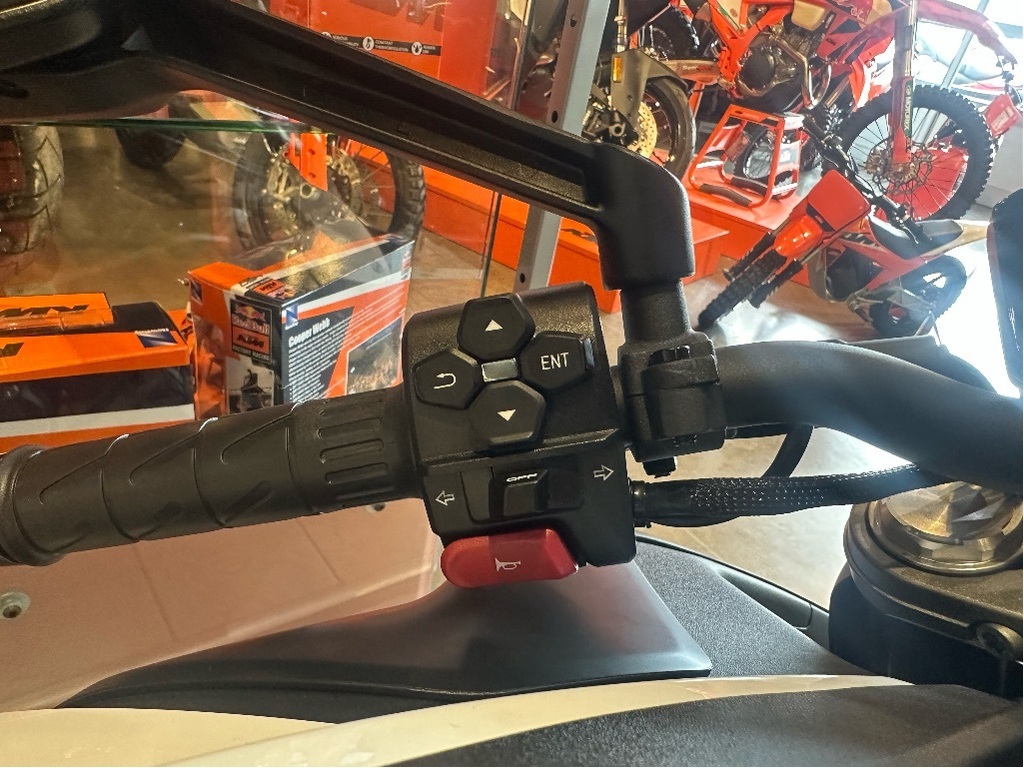 CFMOTO 450NK 2024 à vendre
