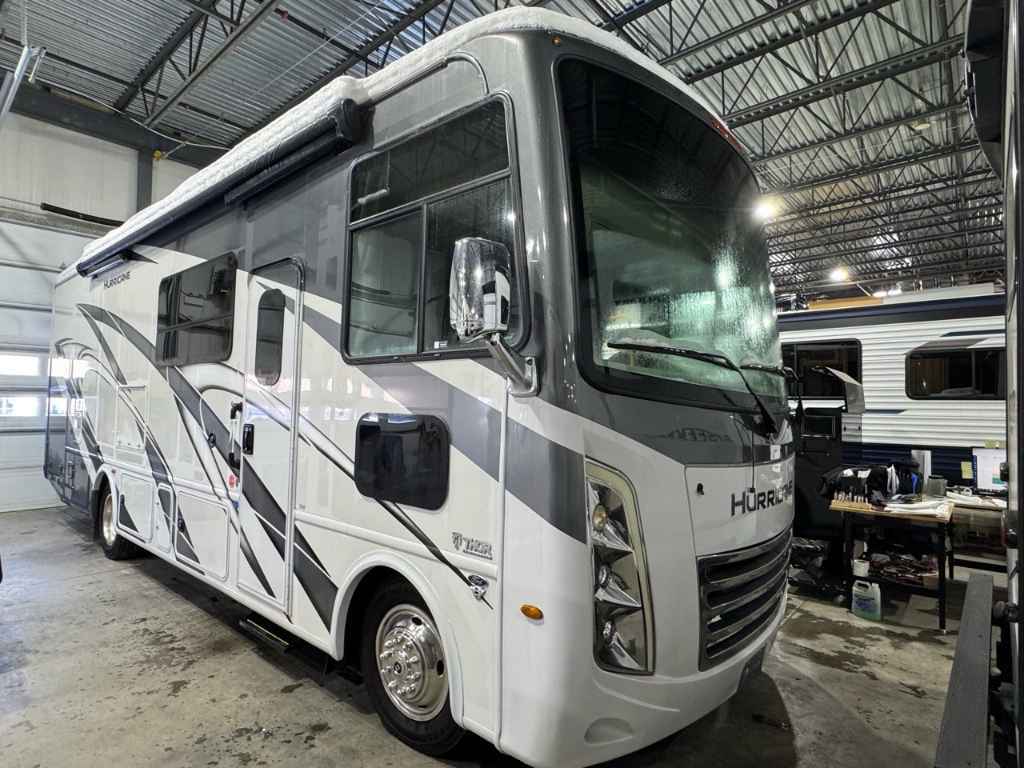 Thor Motor Coach Hurricane 29M ESSENCE 2023