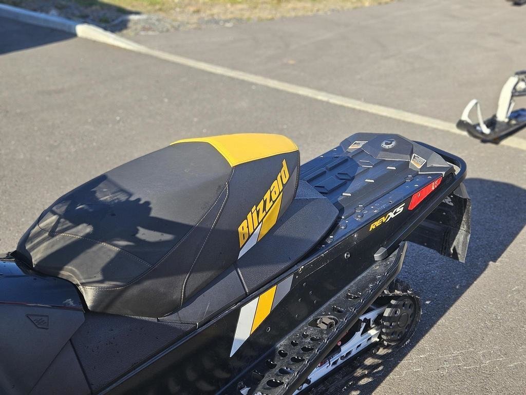 Ski-Doo MXZ BLIZZARD 1200 2018 à vendre