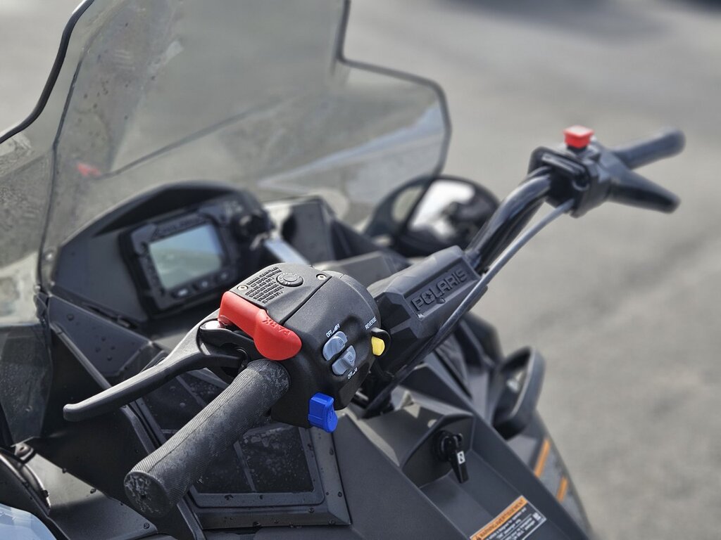 Polaris 550 VOYAGEUR ADVENTURE 144 northstar 2024 à vendre