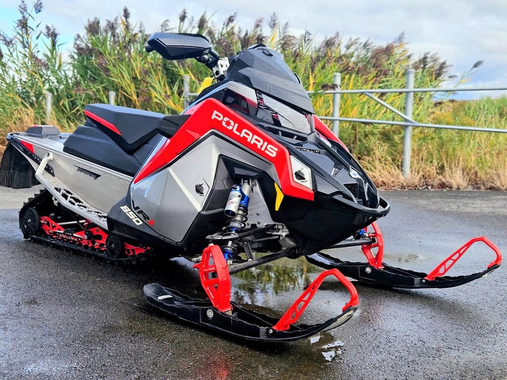 Polaris INDY VR1 850 MATRYS 2021