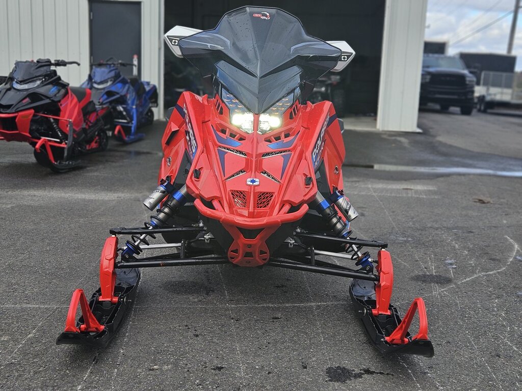 Polaris 9R INDY XCR 136 2025 à vendre