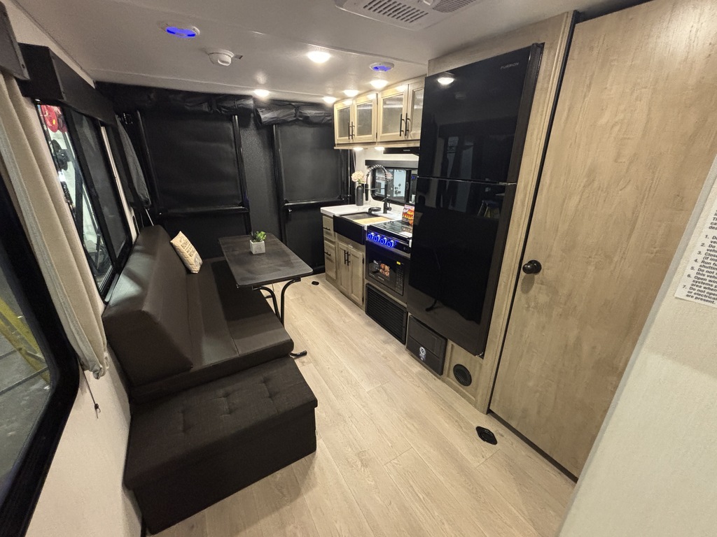 Grey Wolf 18RR 2026 à vendre