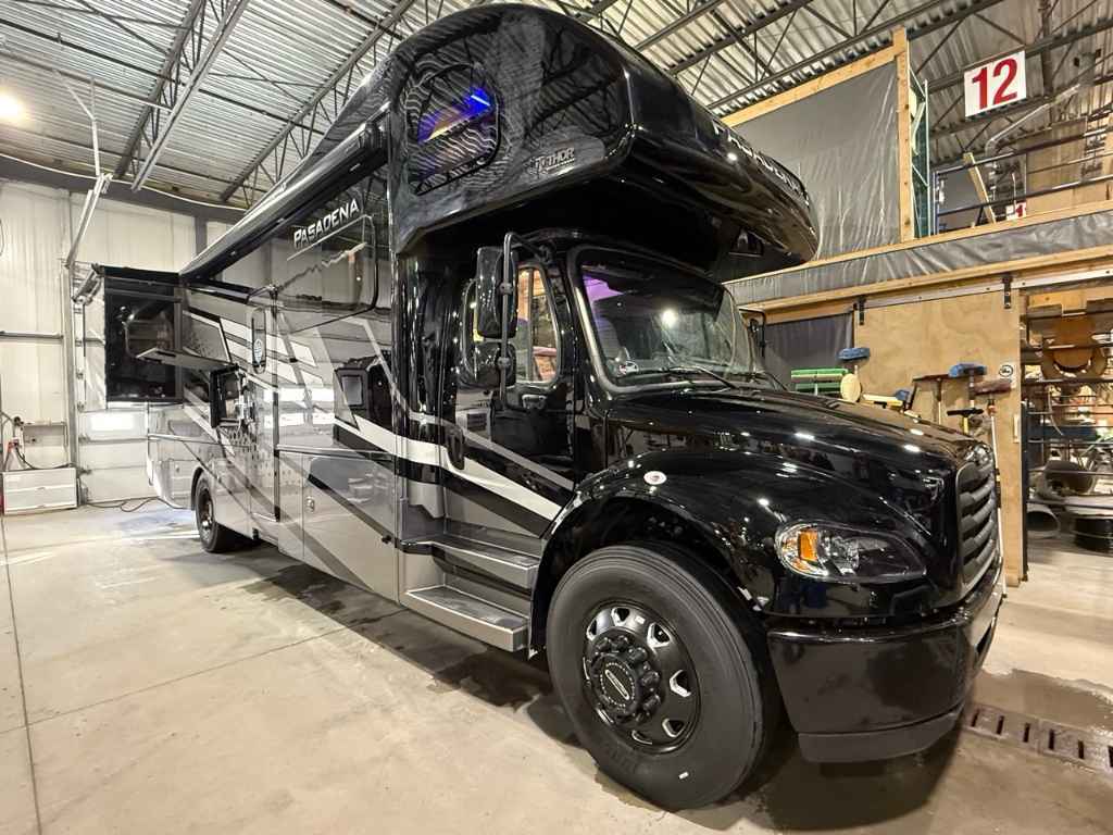 Thor Motor Coach Super C Pasadena 34XG DIESEL 2026
