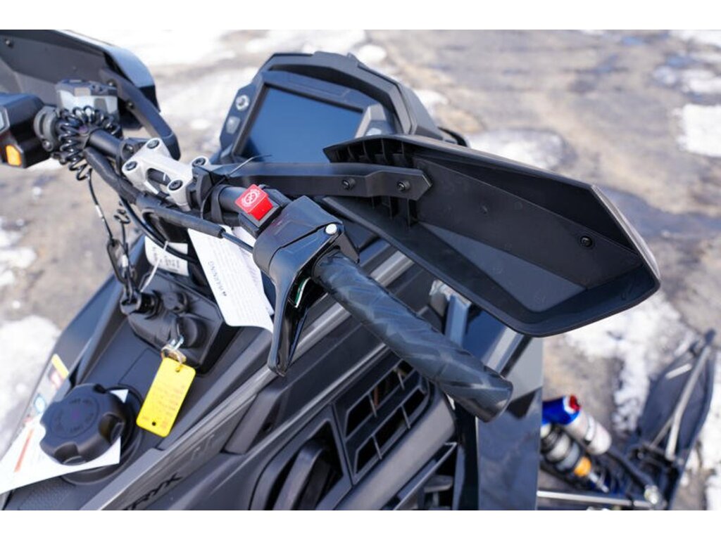 Polaris 9R INDY XCR 136 2025 à vendre