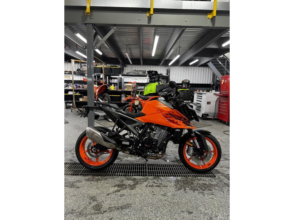 KTM DUKE 990 2024