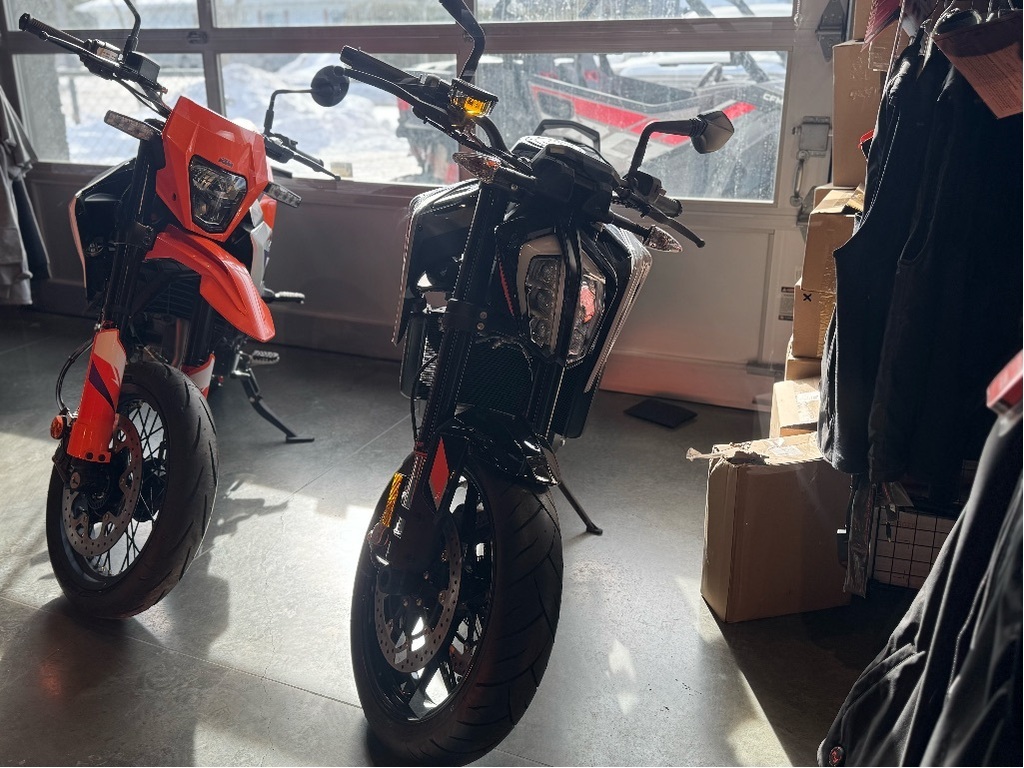 KTM 790 Duke 2024 à vendre