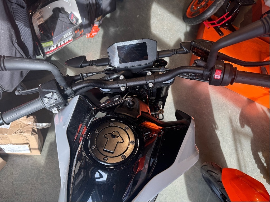 KTM 790 Duke 2024 à vendre