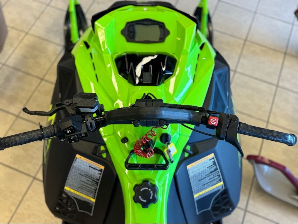 Arctic Cat M6 2025 à vendre