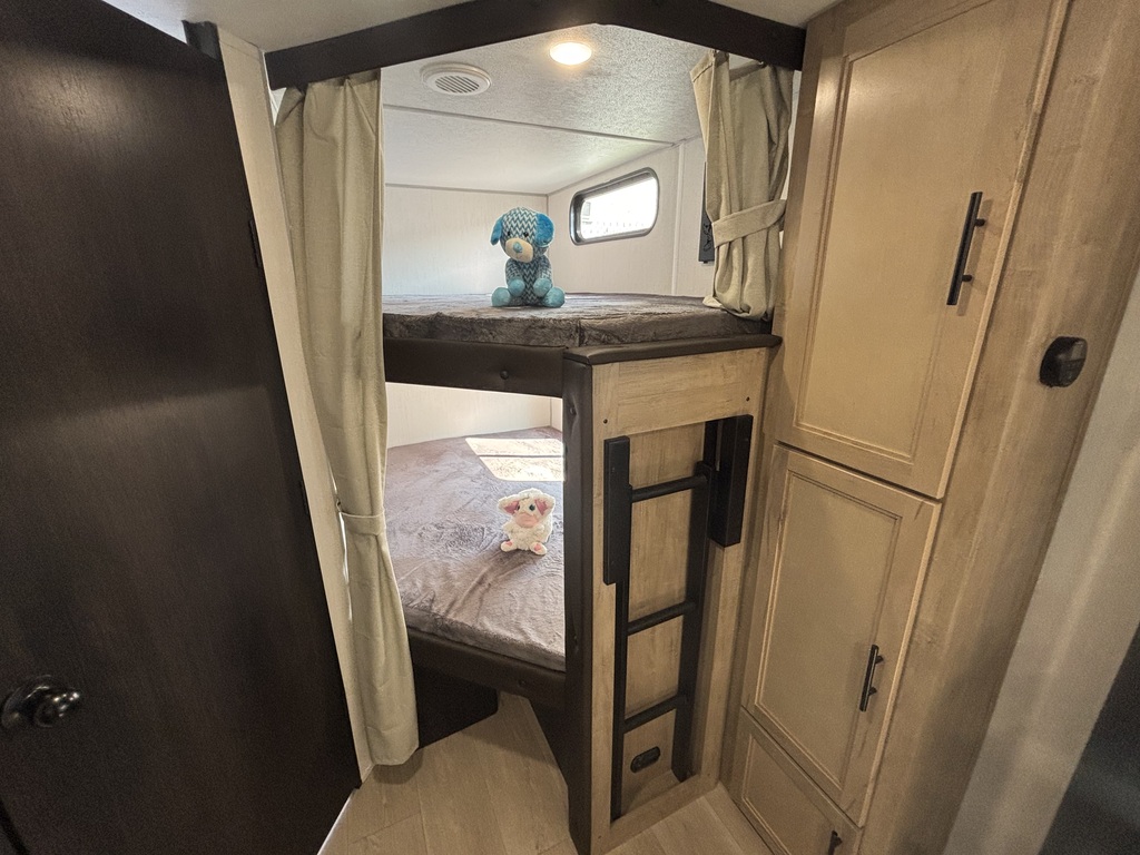 Grey Wolf 23DBH 2026 à vendre