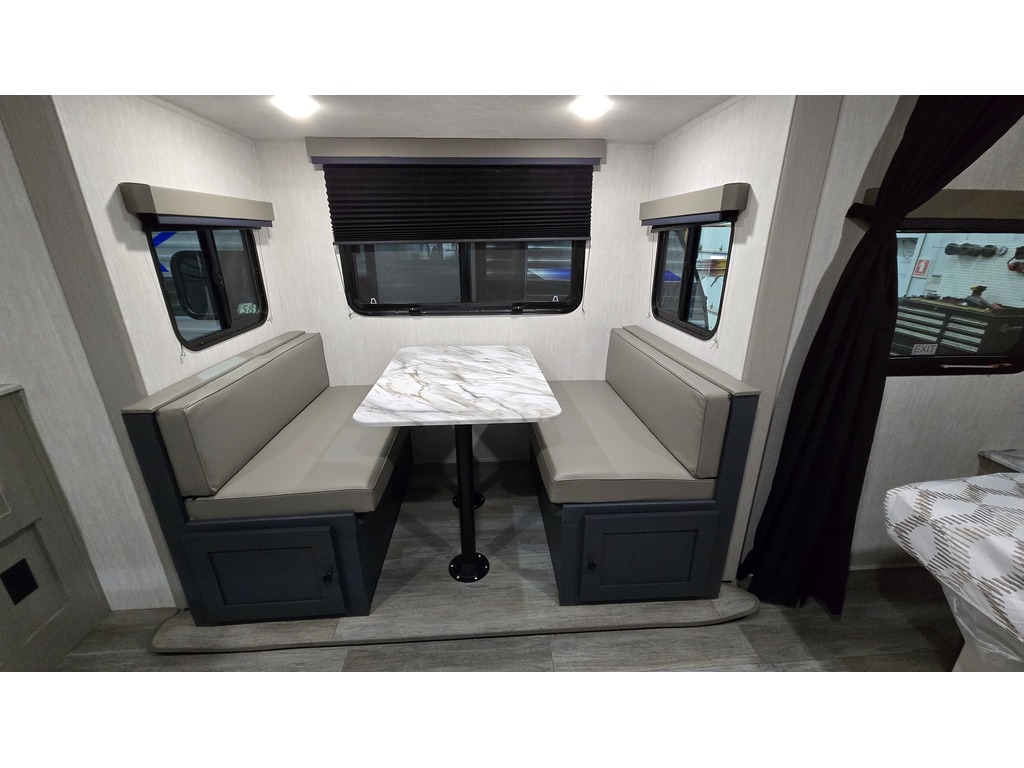 Apex Ultra-Lite 241BHS 2025 à vendre