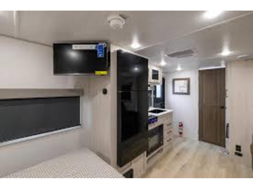 Surveyor 19rble 2026 à vendre