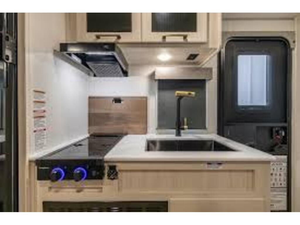 Surveyor 19rble 2026 à vendre