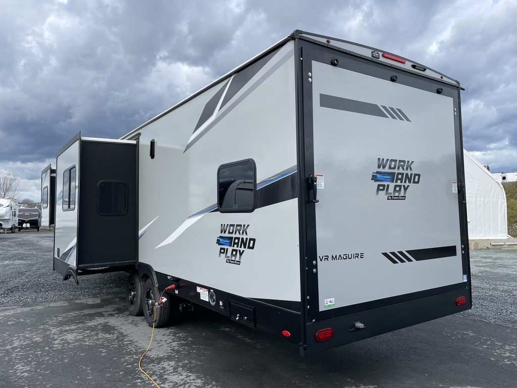 Work and Play 30GS CARGO 2024 à vendre